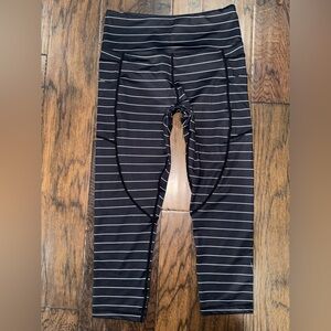 ZYIA Light n Tight Hi Rise Capris - Black/White Stripe size 6-8
